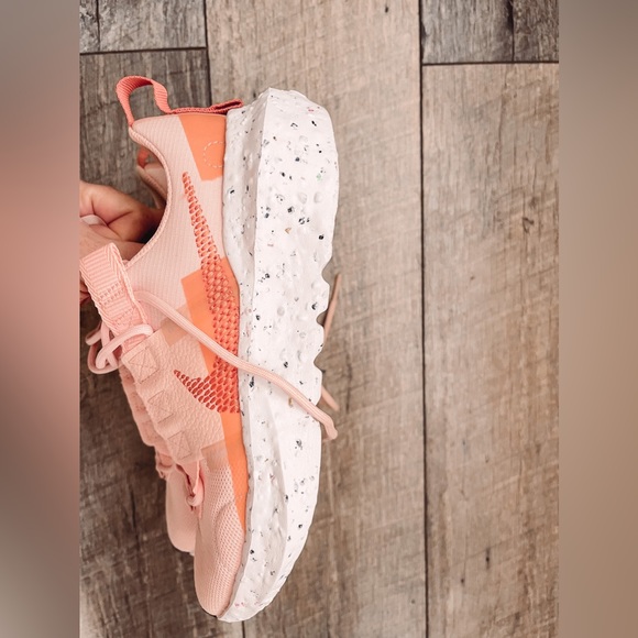 Brand New ladies Nike size 6 - Picture 3 of 6